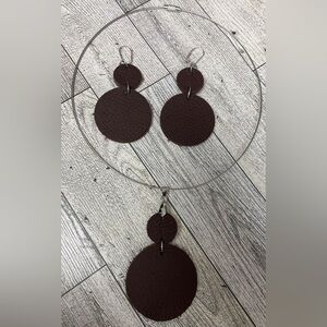 In Circles Leather Jewelry Set w/Pendant & Earrings